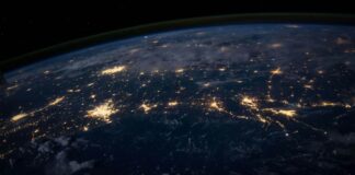 Asynchrone Zusammenarbeit meistern: So führt ihr über Zeitzonen hinweg Globales Arbeiten - Tools - Arbeitsweise - International - Zeitzonen - Asynchrones Arbeiten